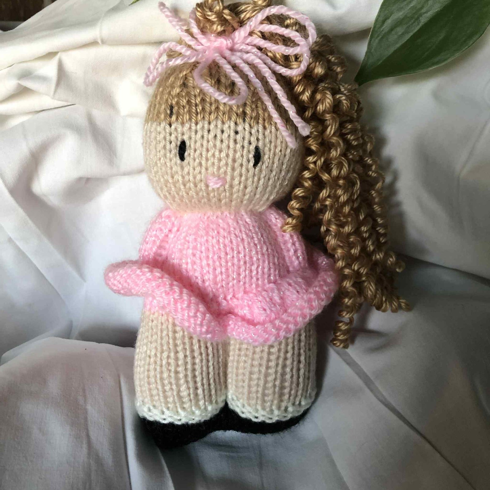 Knitling- pocket knitling girl in pink